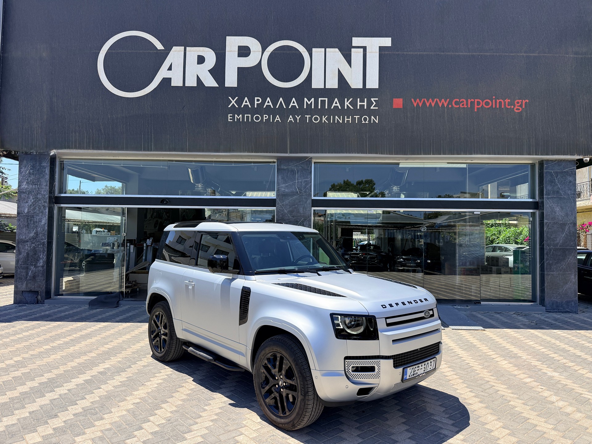 Land Rover Defender 2023 P400 90