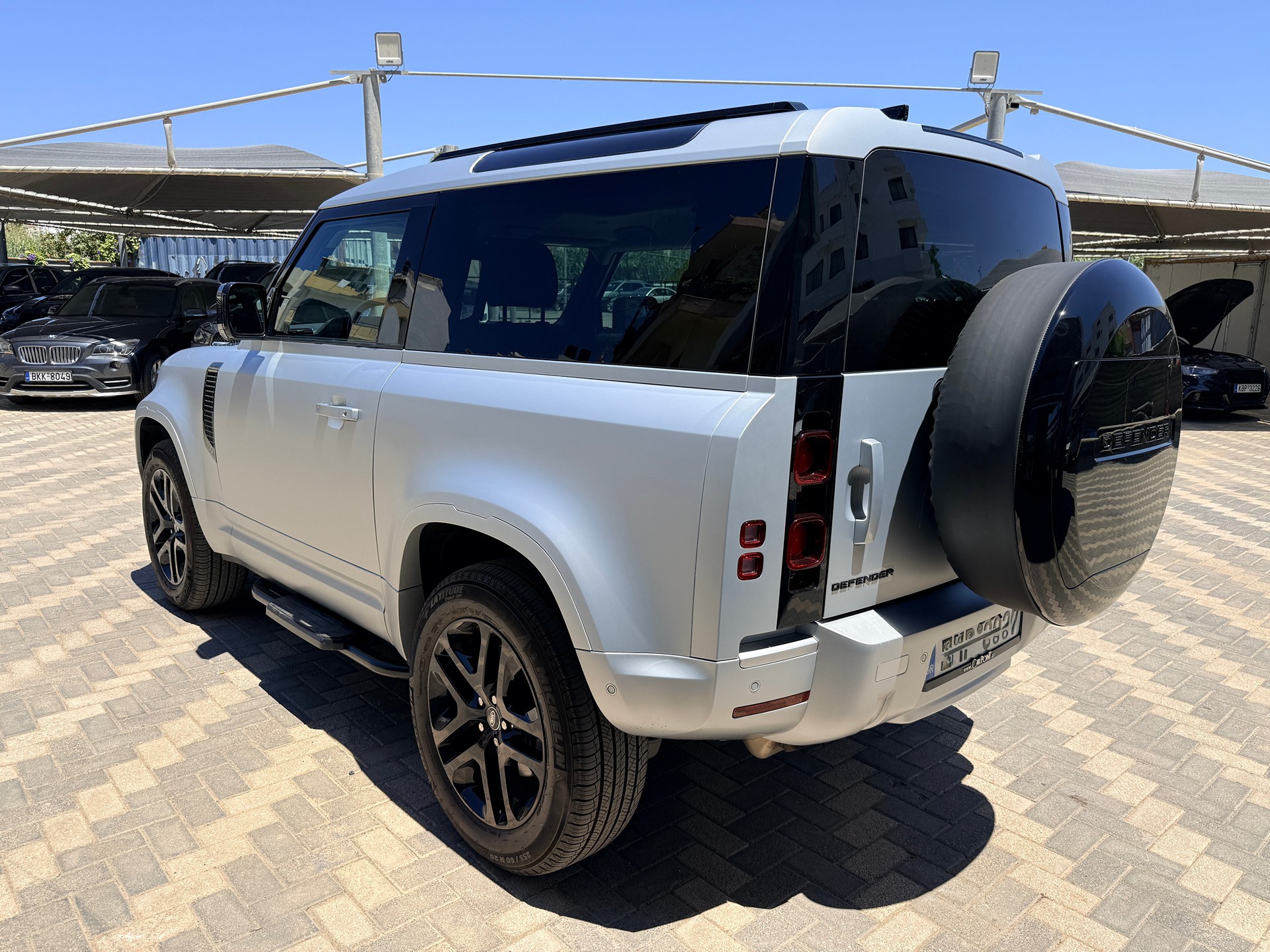 Land Rover Defender 2023 P400 90