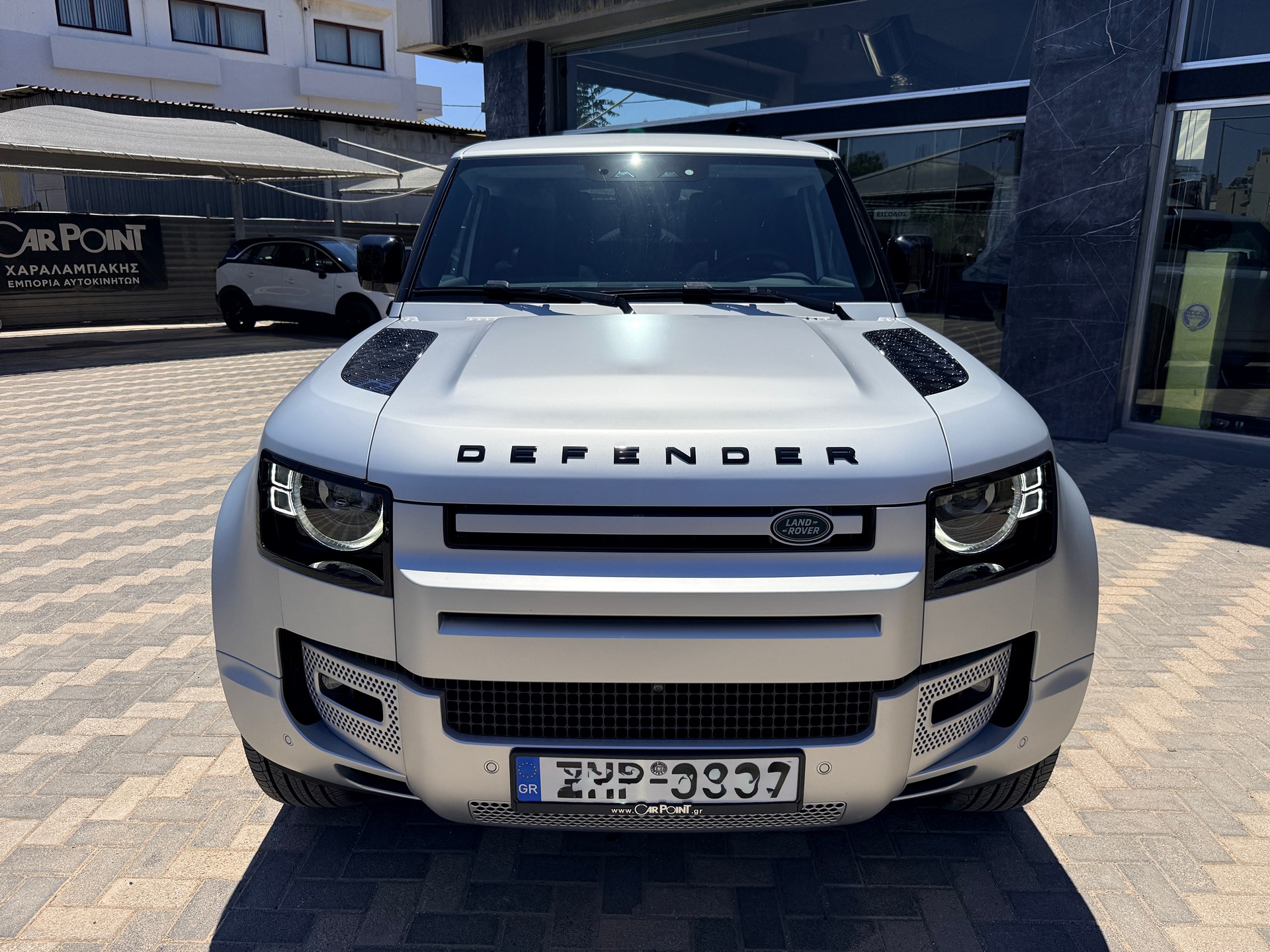 Land Rover Defender 2023 P400 90