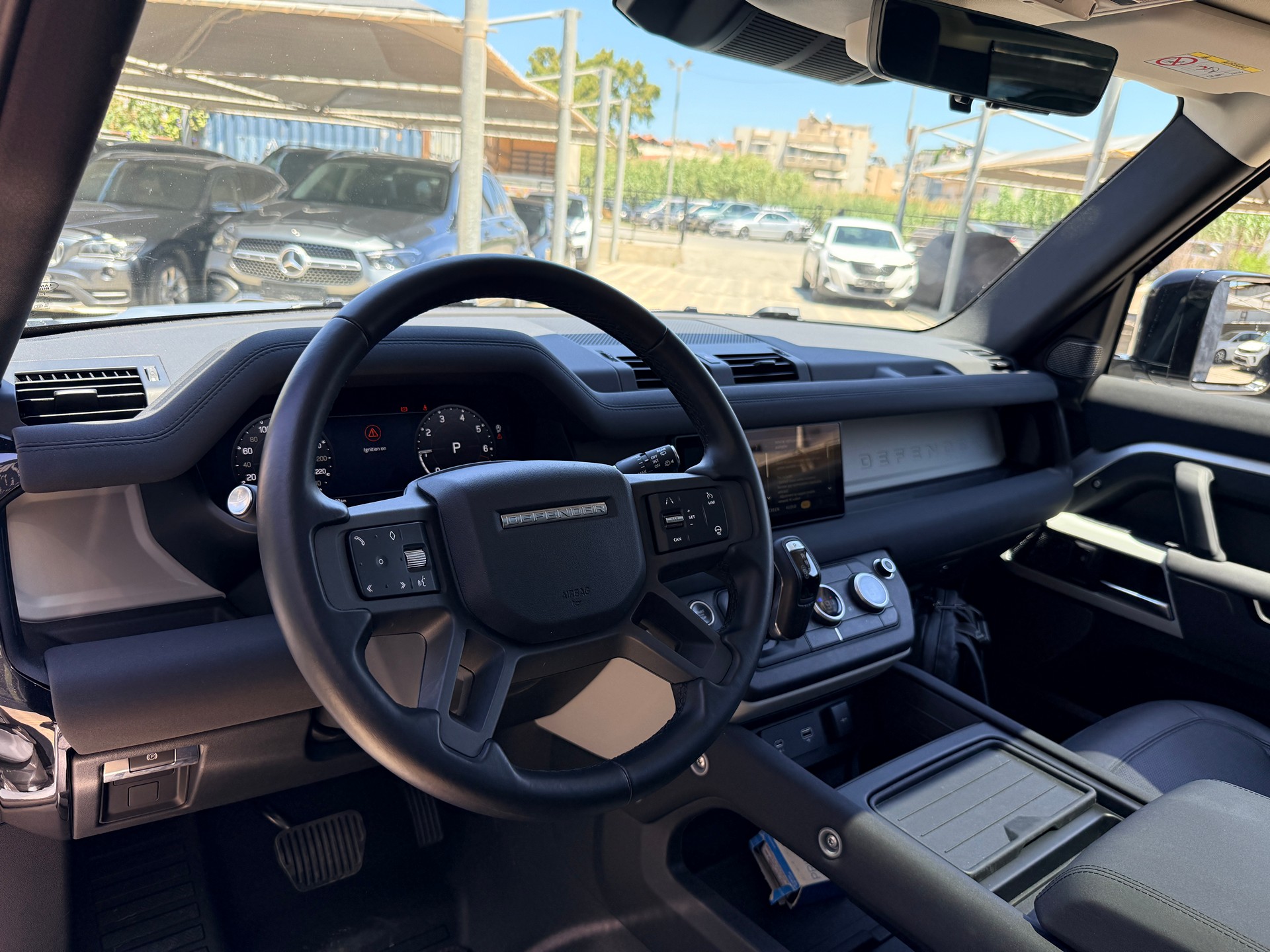 Land Rover Defender 2023 P400 90