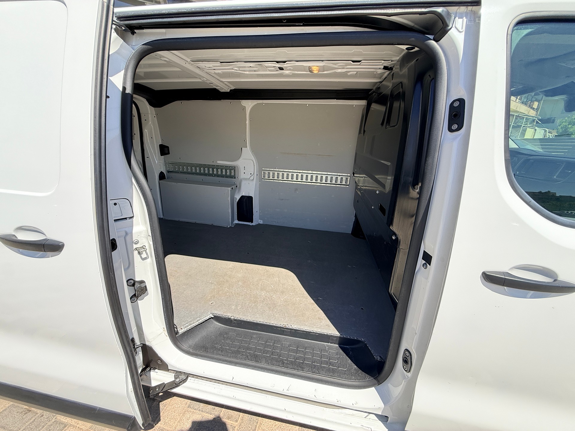 Peugeot Expert 2022 STANDARD L2, 3 θέσεις CarPoint χωρις ΦΠΑ