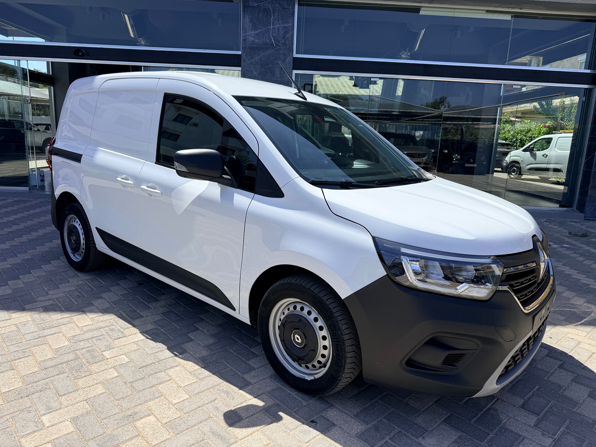Κλούβα Renault 2023 Kangoo 3 θέσεις χωρίς ΦΠΑ