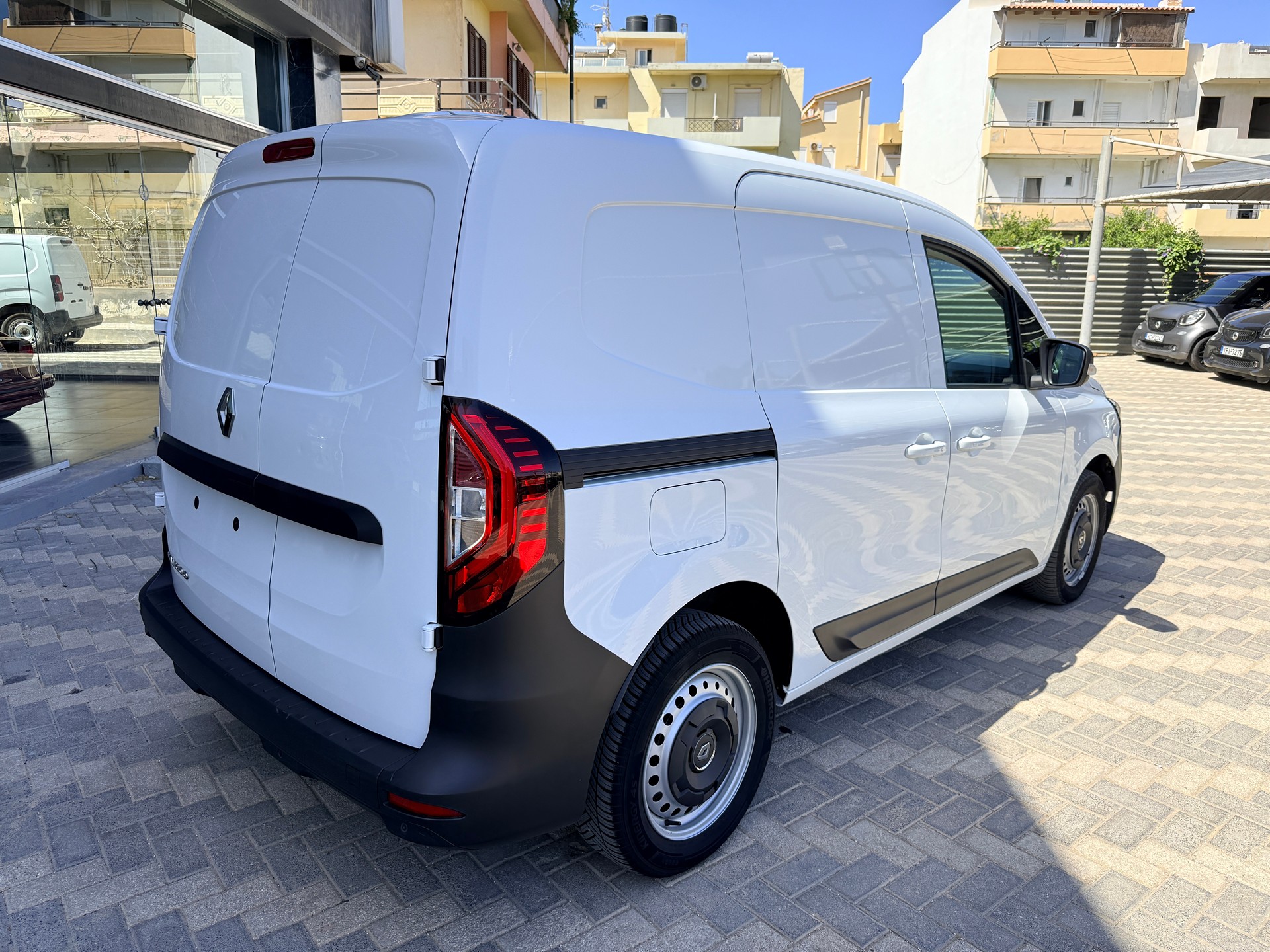 Κλούβα Renault 2023 Kangoo 3 θέσεις χωρίς ΦΠΑ