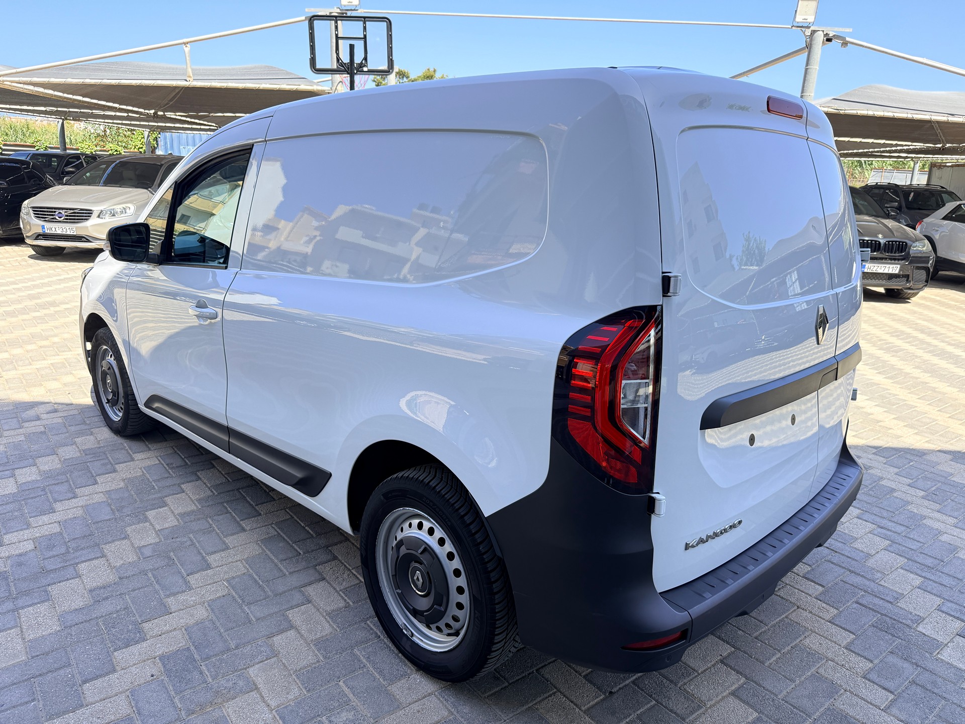 Κλούβα Renault 2023 Kangoo 3 θέσεις χωρίς ΦΠΑ