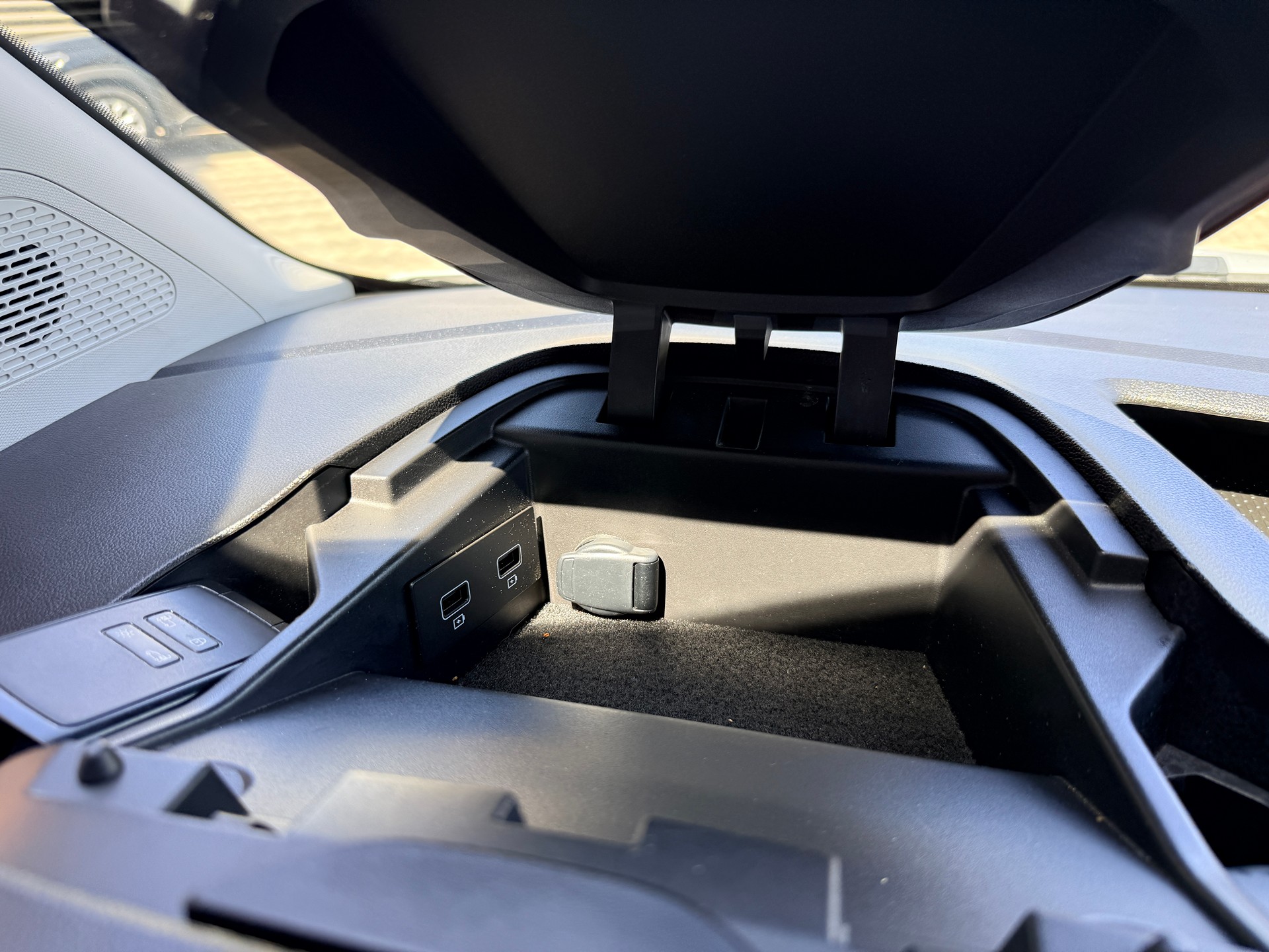 Κλούβα Renault 2023 Kangoo 3 θέσεις χωρίς ΦΠΑ