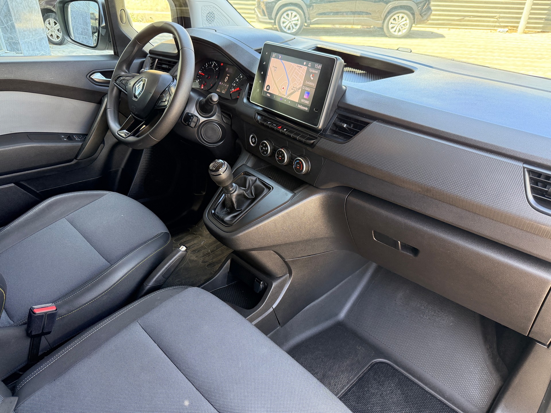 Κλούβα Renault 2023 Kangoo 3 θέσεις χωρίς ΦΠΑ