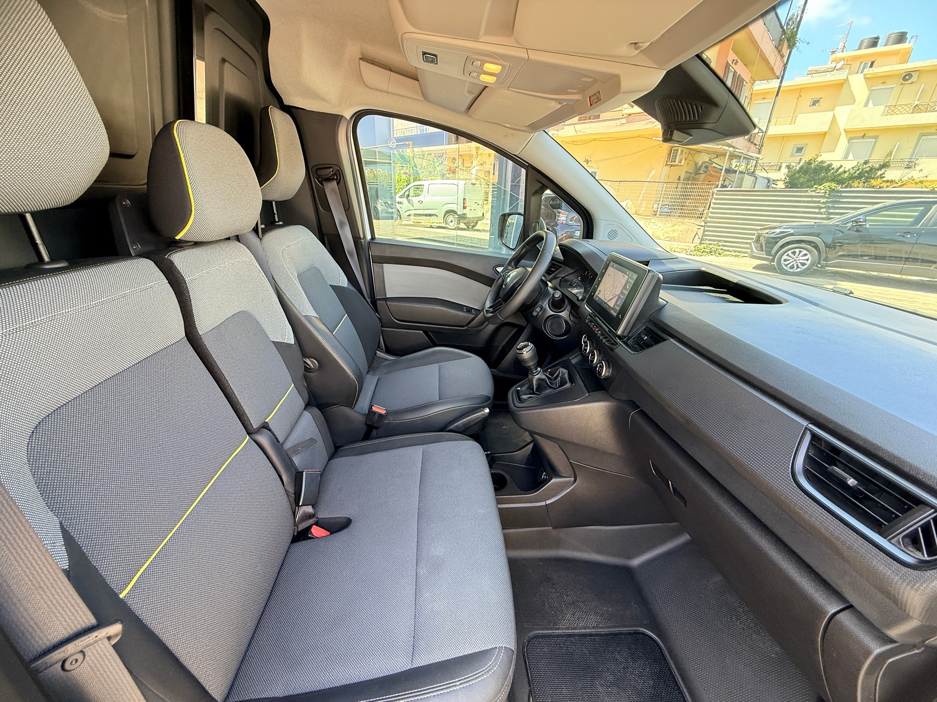 Κλούβα Renault 2023 Kangoo 3 θέσεις χωρίς ΦΠΑ